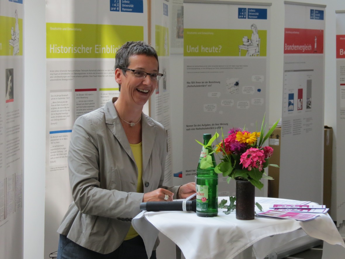 Eröffnungsfeier der Wanderausstellung "Mit Schirm, Charme und Methode"
Foto: Volker Deußer